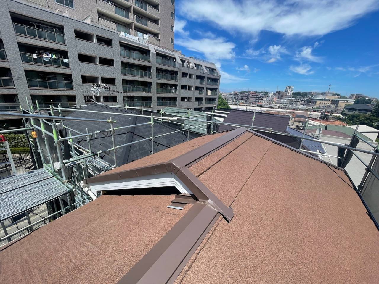 横浜市鶴見区で雨漏りに困ったら雨漏り相談所にご相談ください。屋根カバーの施工方法